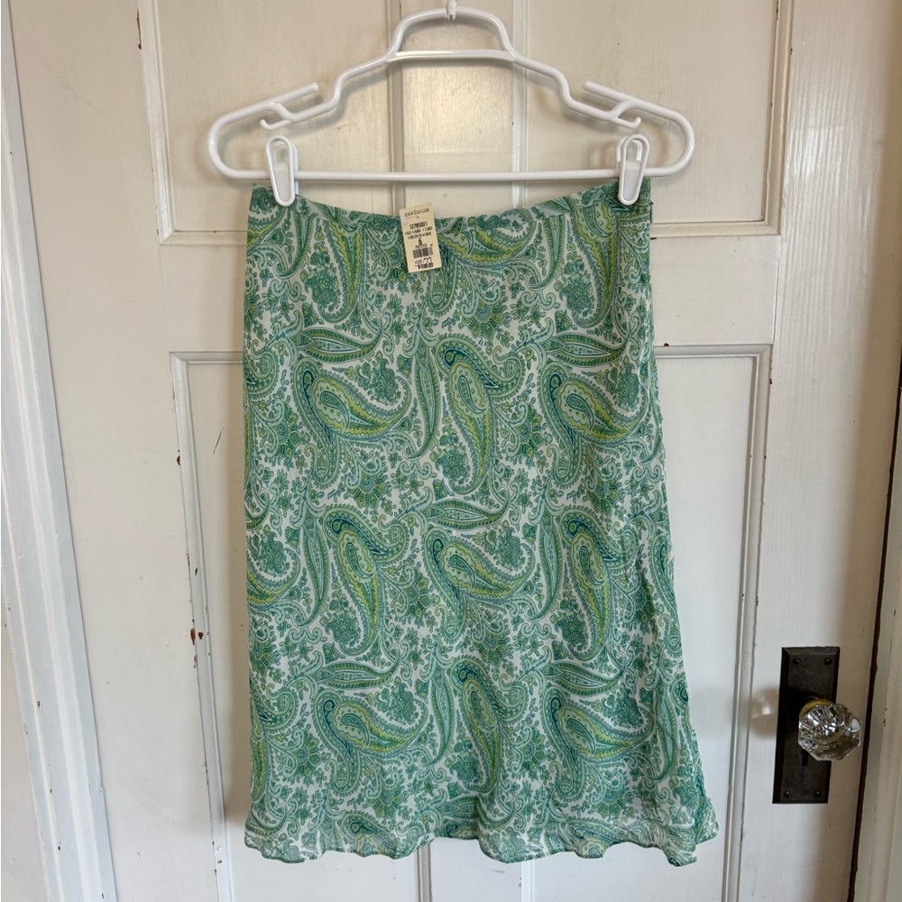 NWT Ann Taylor green paisley silk skirt size 6p‎ (petite)